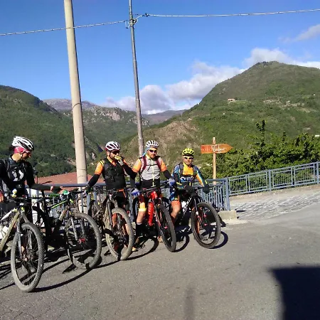 Alojamento de Acomodação e Pequeno-almoço Tufaro Alberico 3*